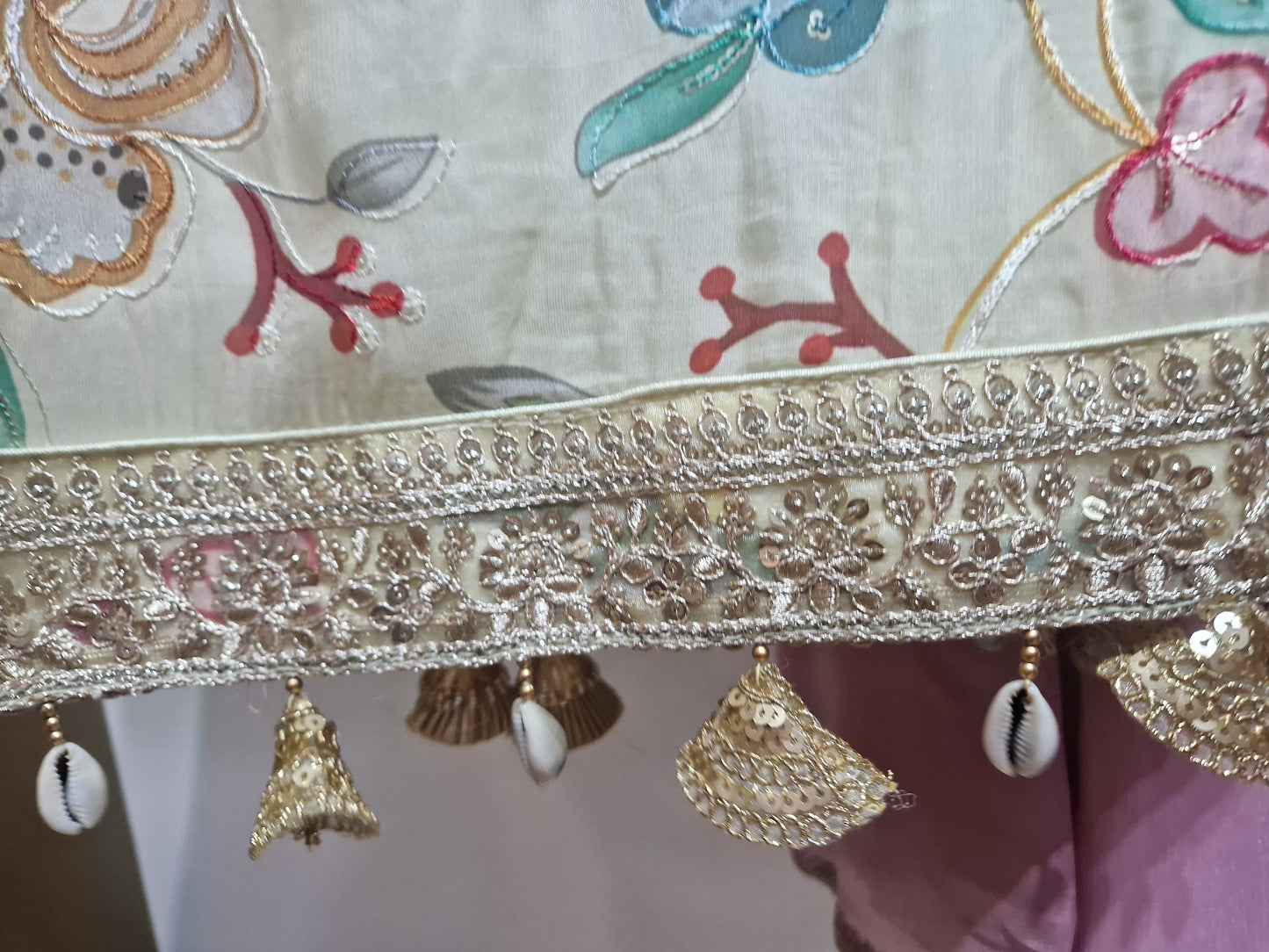 Cream Floral Embroidered Flared Kurta Ensemble – Shell Trim & Wide-Leg Bottoms